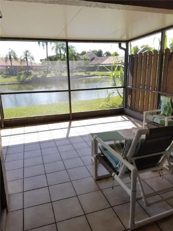 Photo of 3327 W Inverrary Boulevard