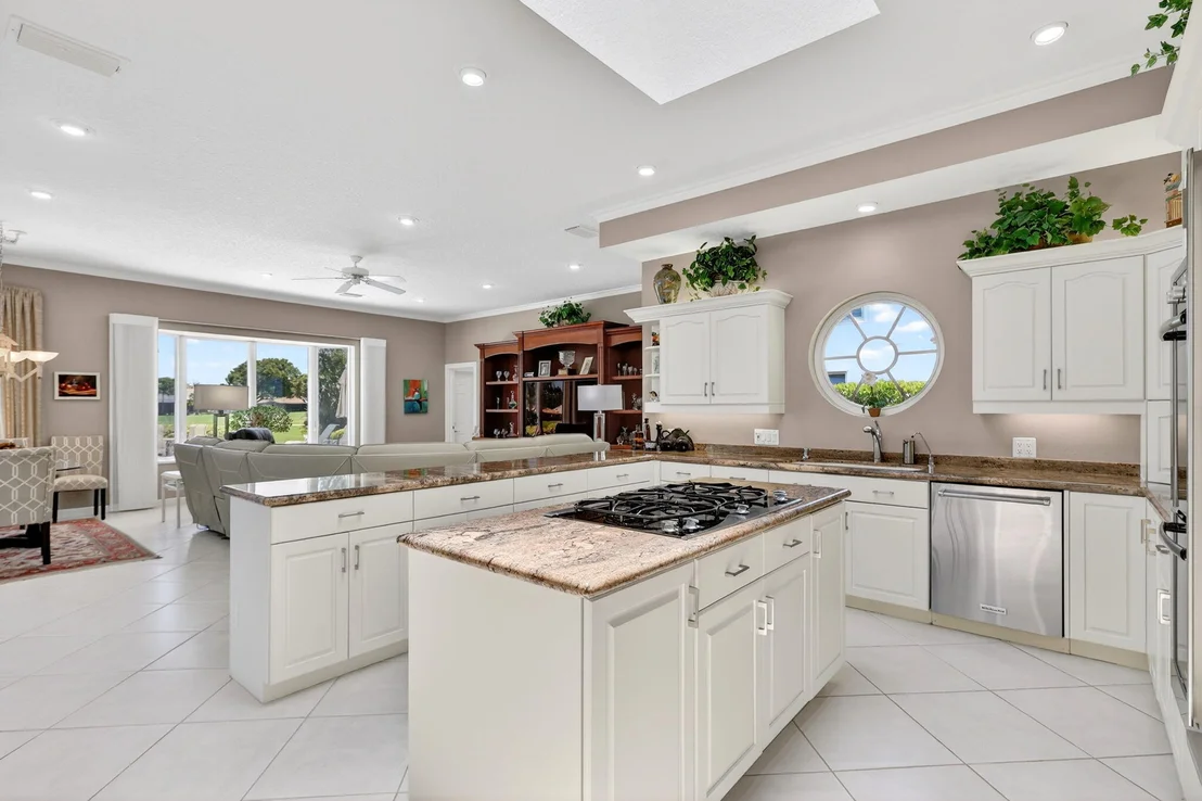 Photo of 6711 SE Barrington Drive