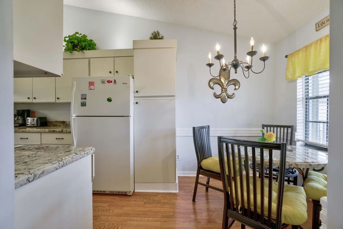 Photo of Unit E at 702 Pinecrest Circle