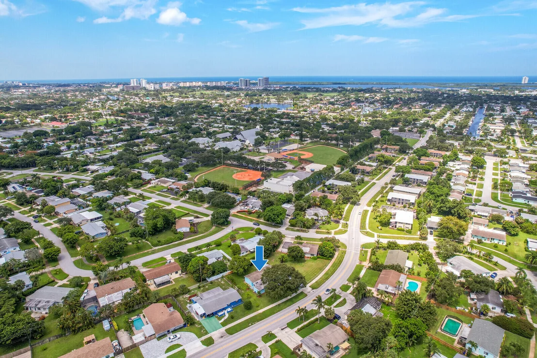 Photo of 904 Lighthouse Drive