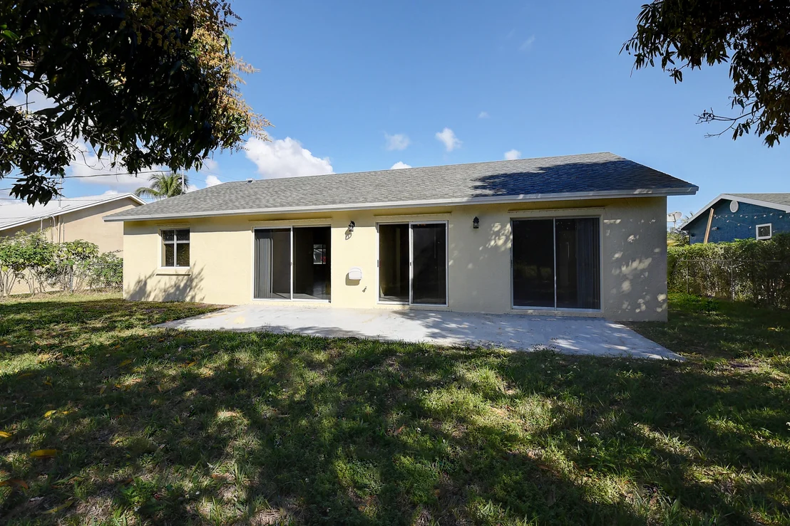Photo of 742 W Ocean Drive