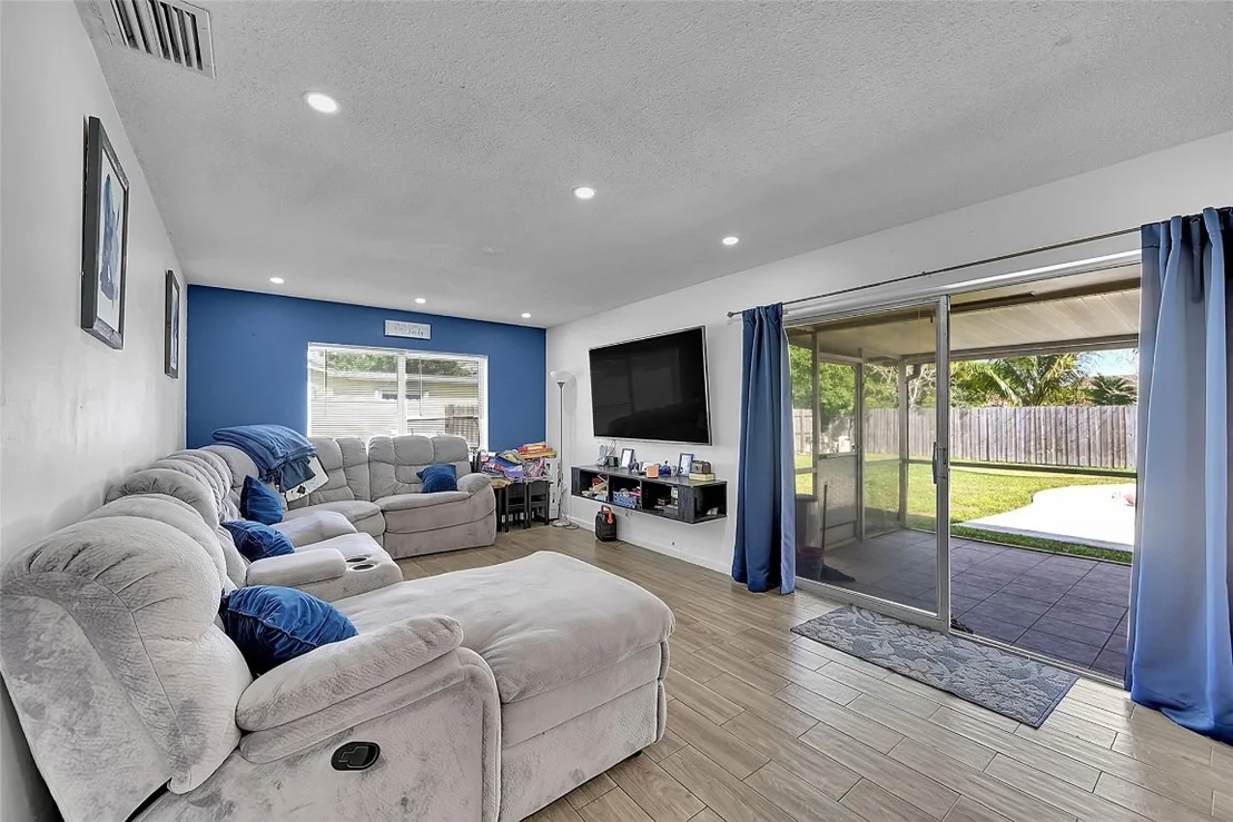 Photo of 300 W Kathy Lane