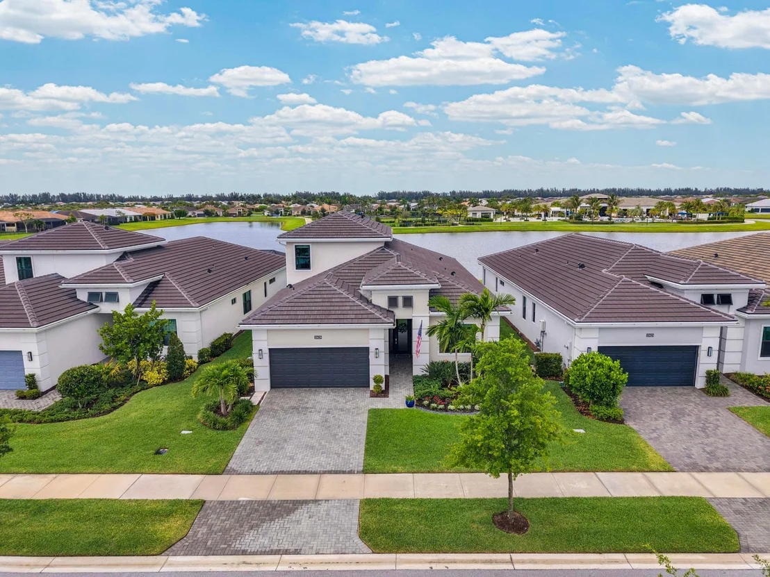 Photo of 15829 Key Biscayne Lane