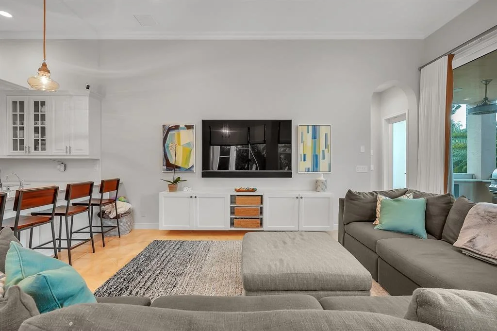 Photo of 305 Trieste Drive