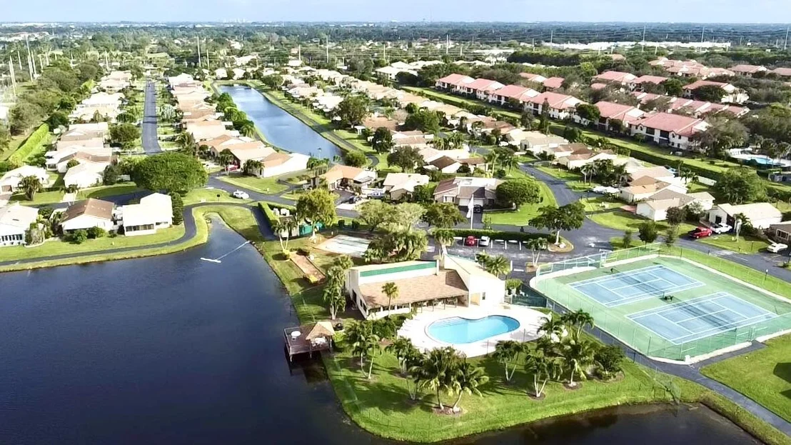 Photo of 5254 Mirror Lakes Boulevard