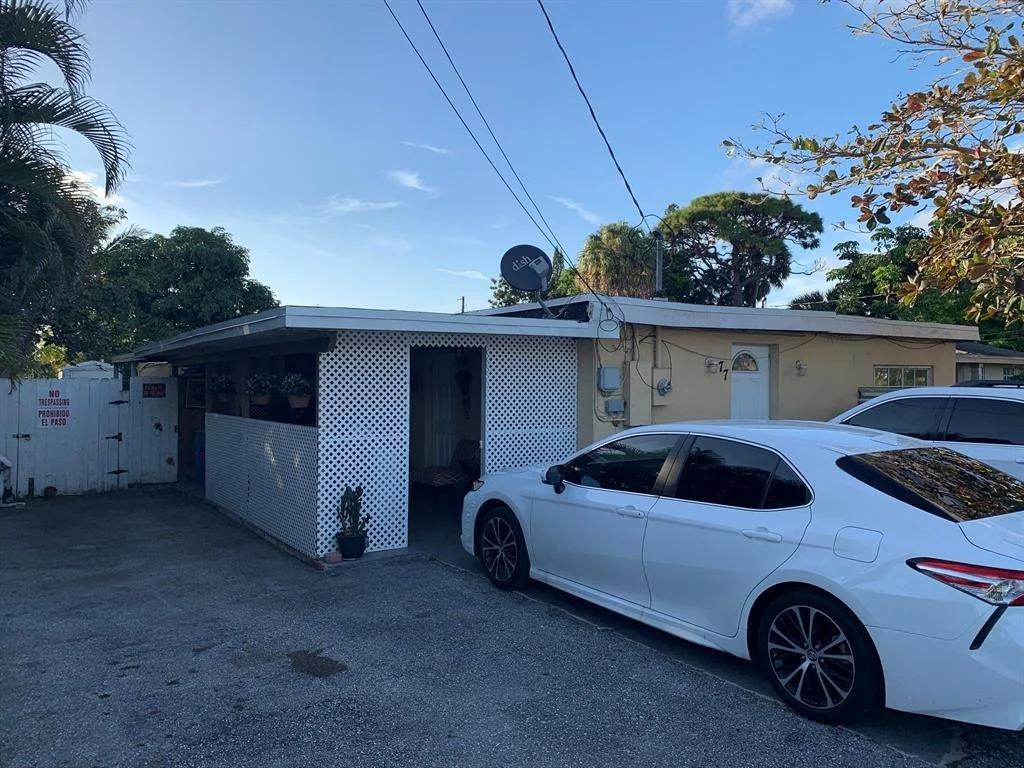 Photo of 77 Caroline Drive