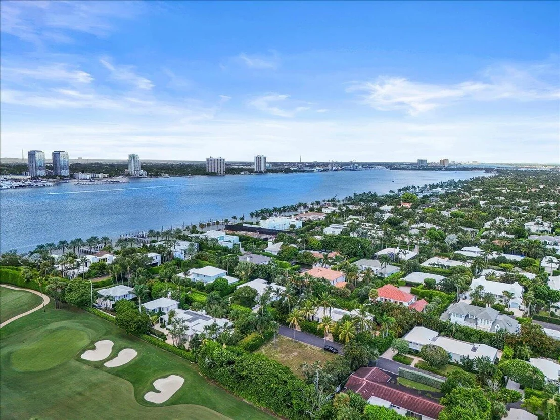 Photo of 264 BAHAMA Lane