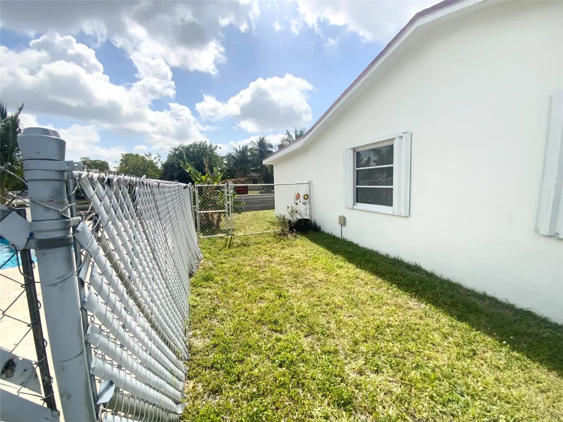 Photo of 1104 Pinehurst