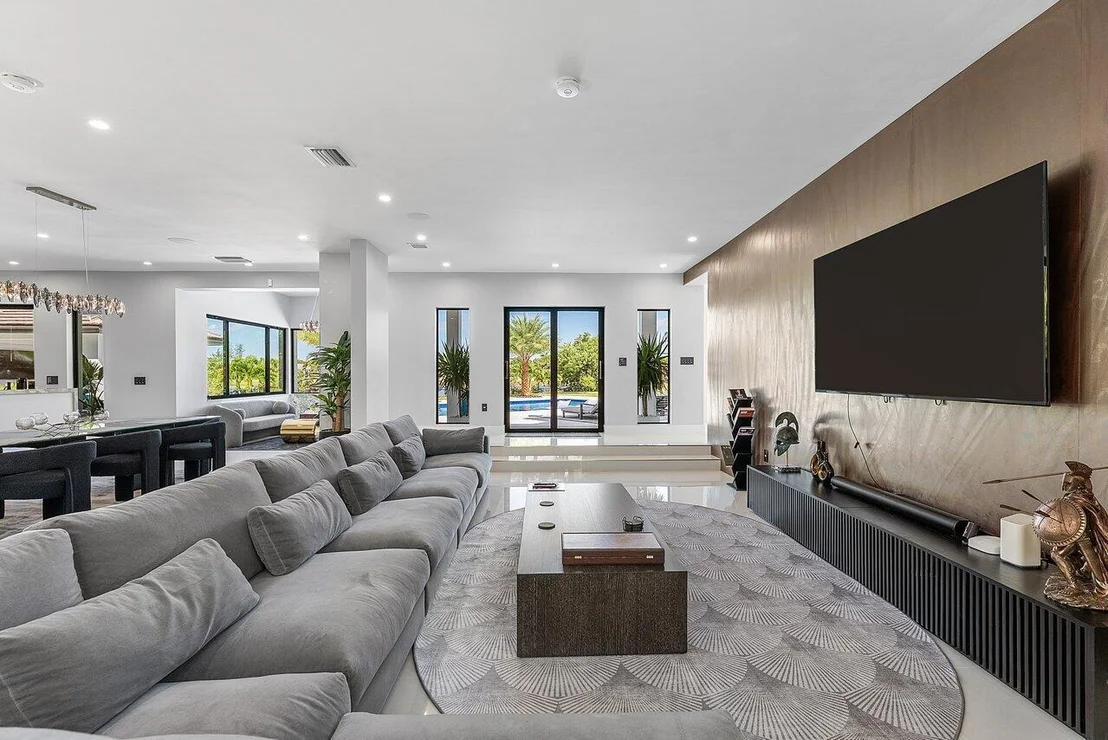 Photo of 8387 Sawpine Road