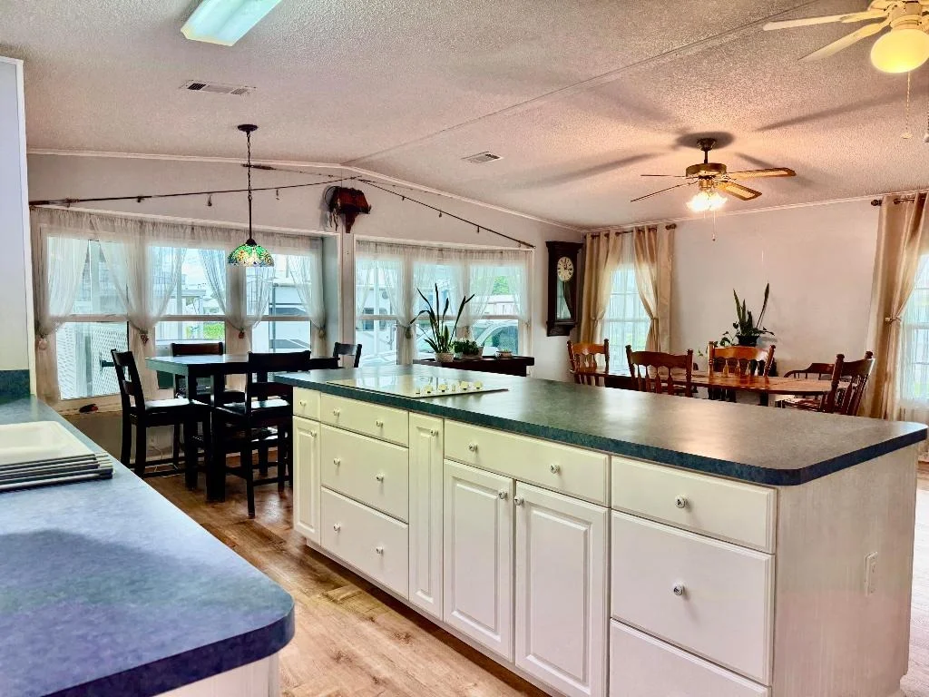 Photo of 1903 SE 30th Street S