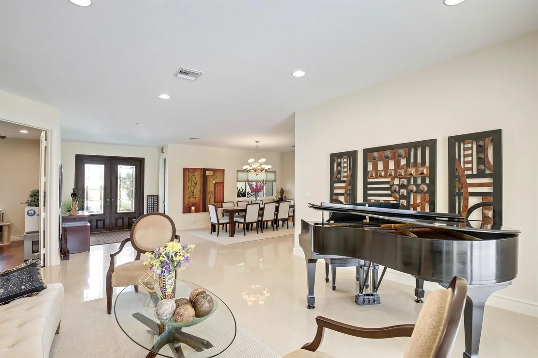 Photo of 391 Glenbrook Drive