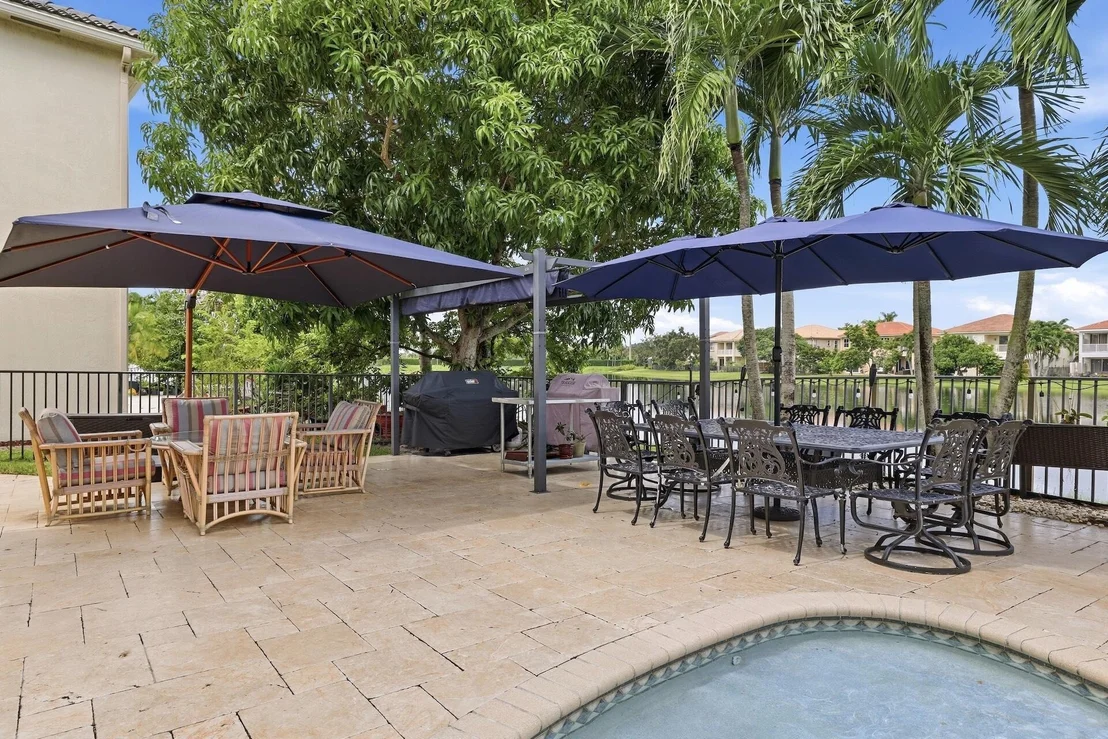 Photo of 1261 BEACON Circle