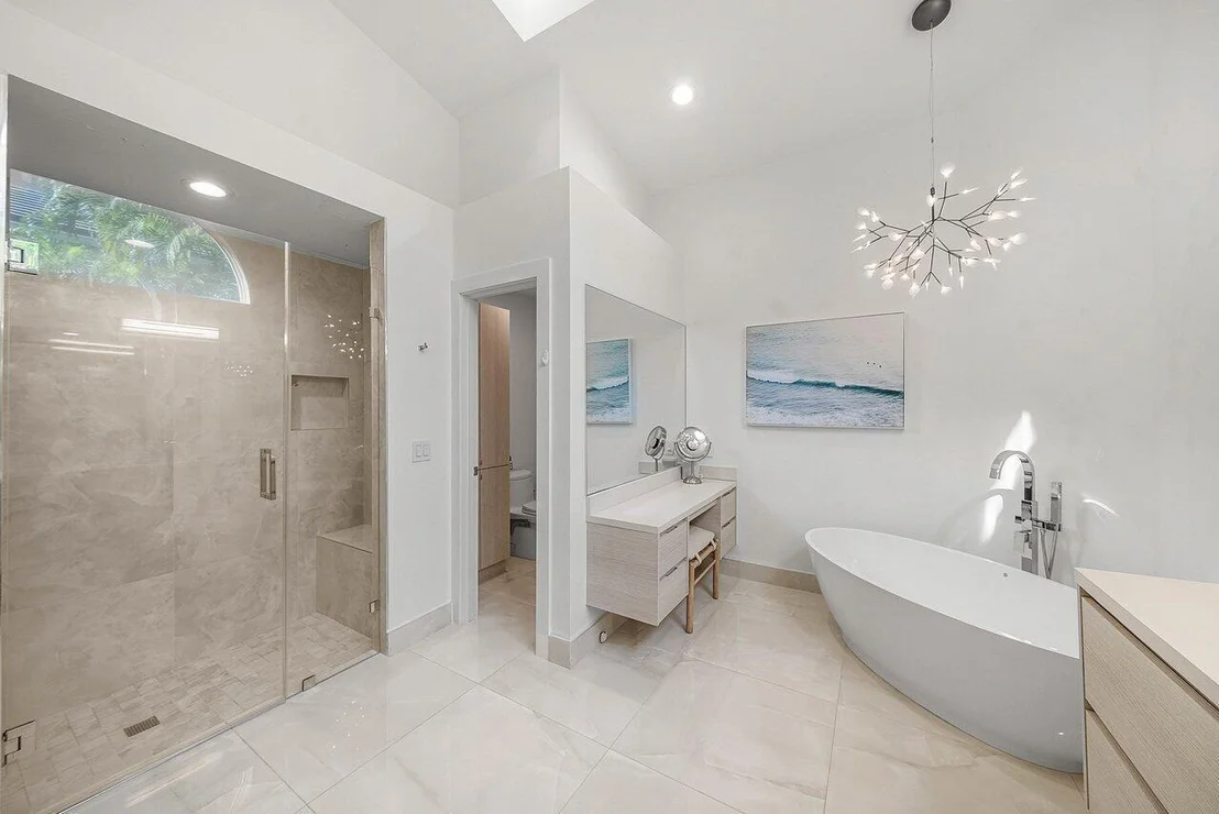 Photo of 215 Island Drive