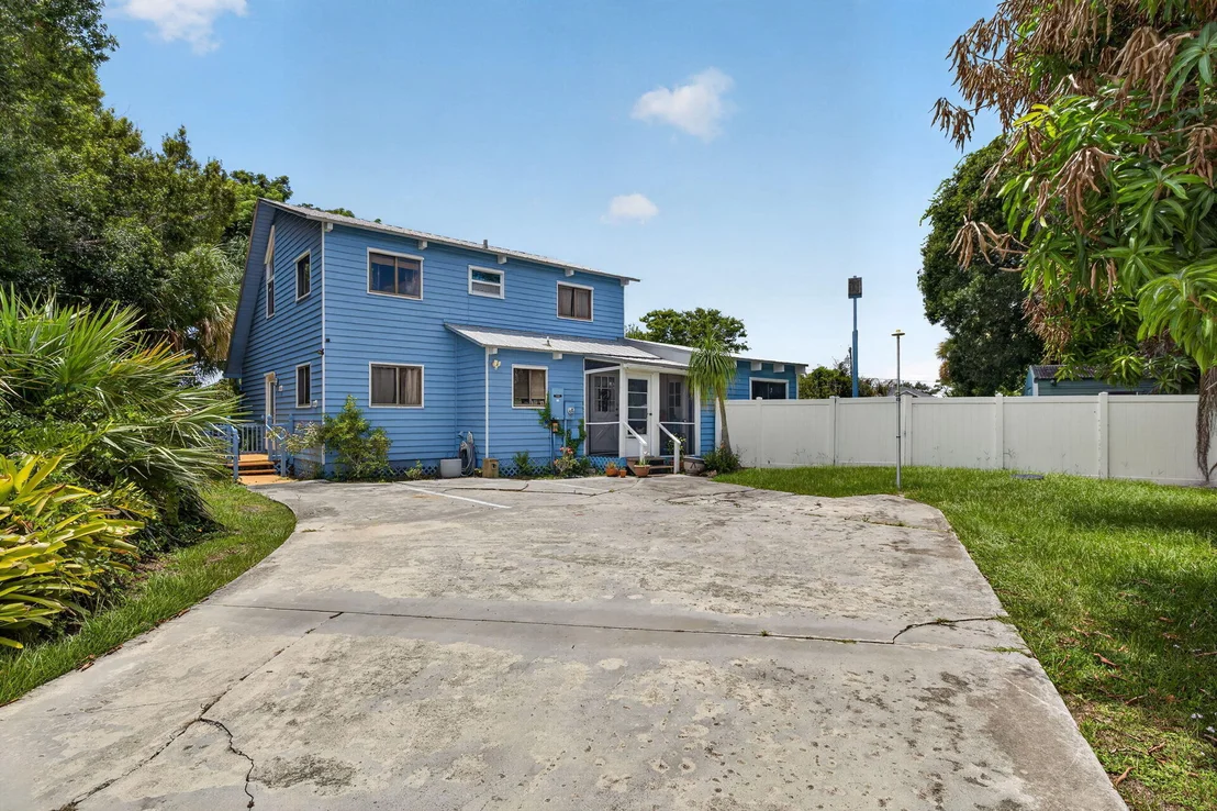 Photo of 5707 SPRUCE Drive
