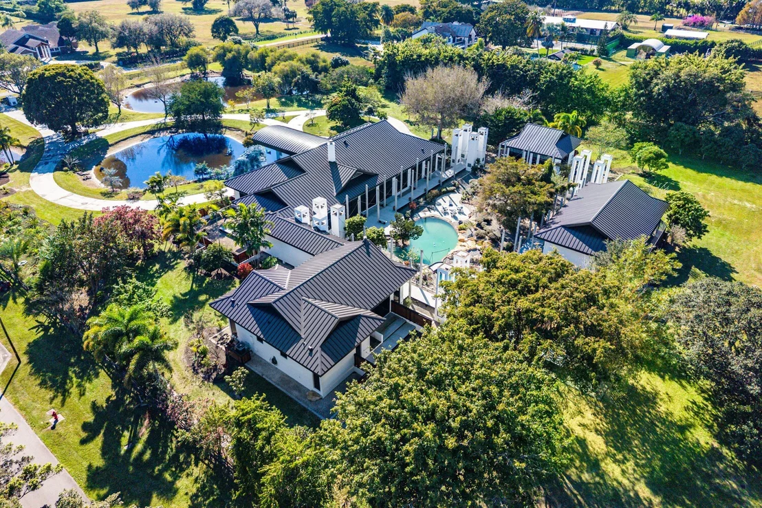 Photo of 8549 SURREY Lane