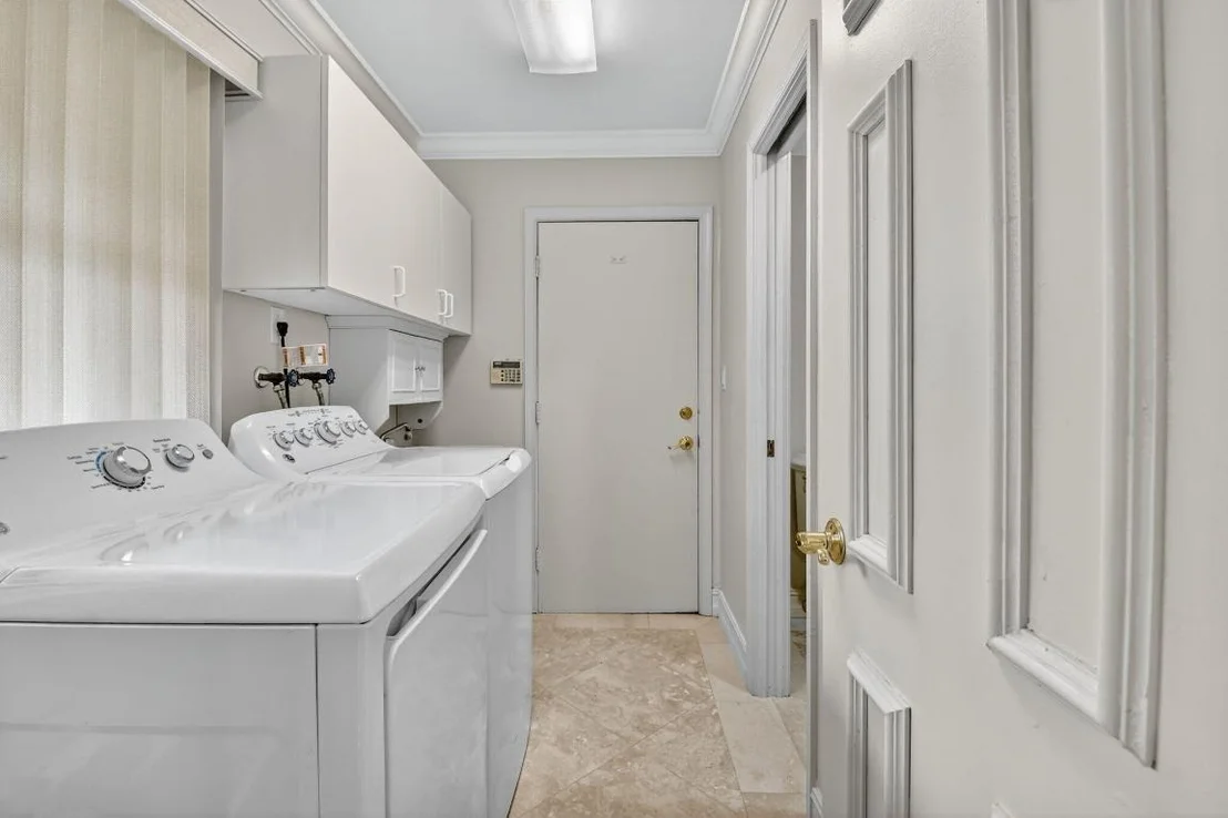 Photo of 5884 Pinebrook Drive