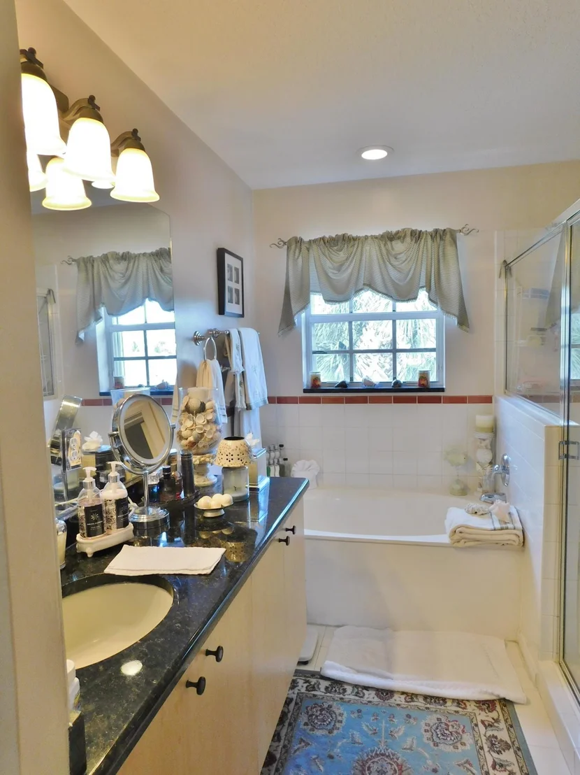 Photo of 5980 Azalea Cir