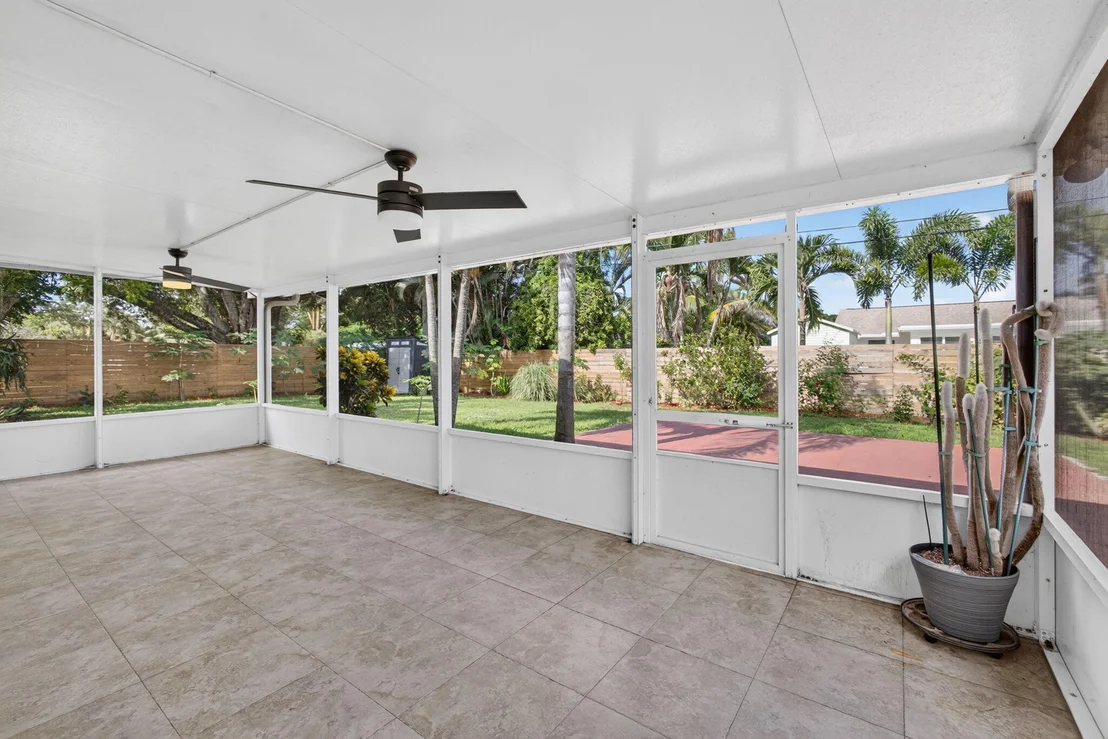 Photo of 502 Circle E