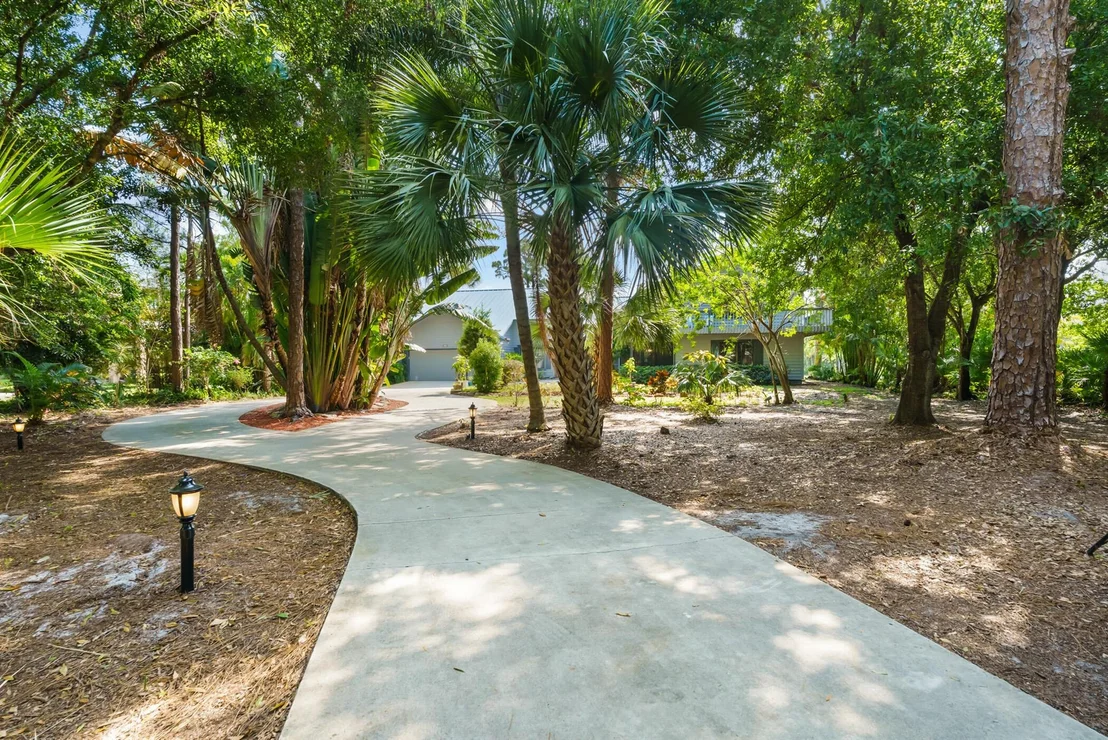 Photo of 420 Sopwith Drive