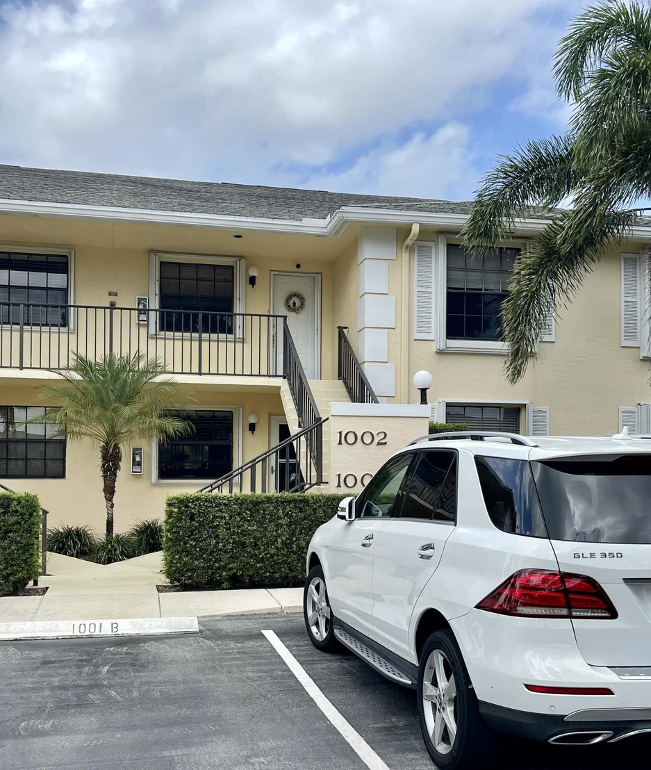Photo of Unit B at 1002 Keystone Drive