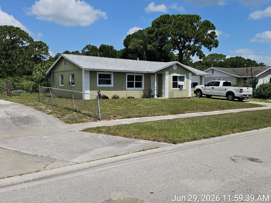 Photo of 2605 Bennett Drive