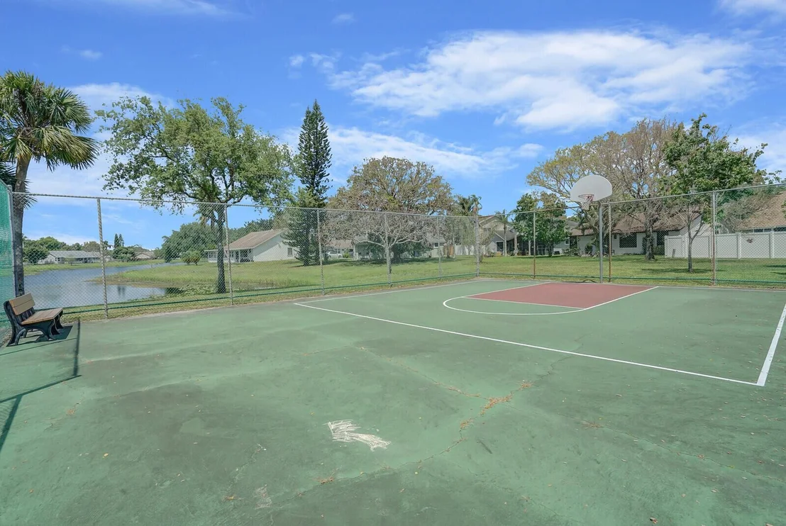 Photo of 1836 Edgewater Drive