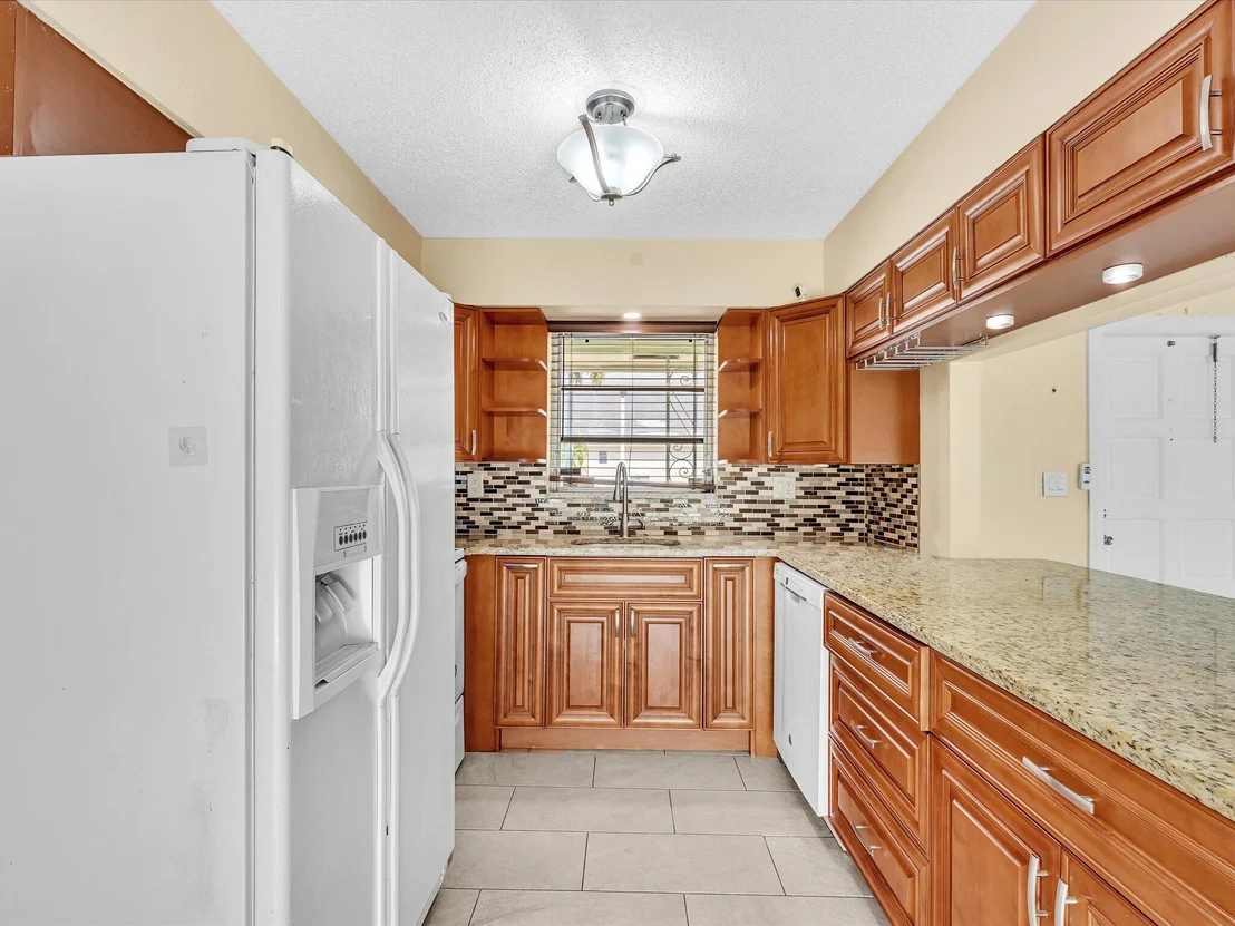 Photo of 4041 NE 18th Terrace