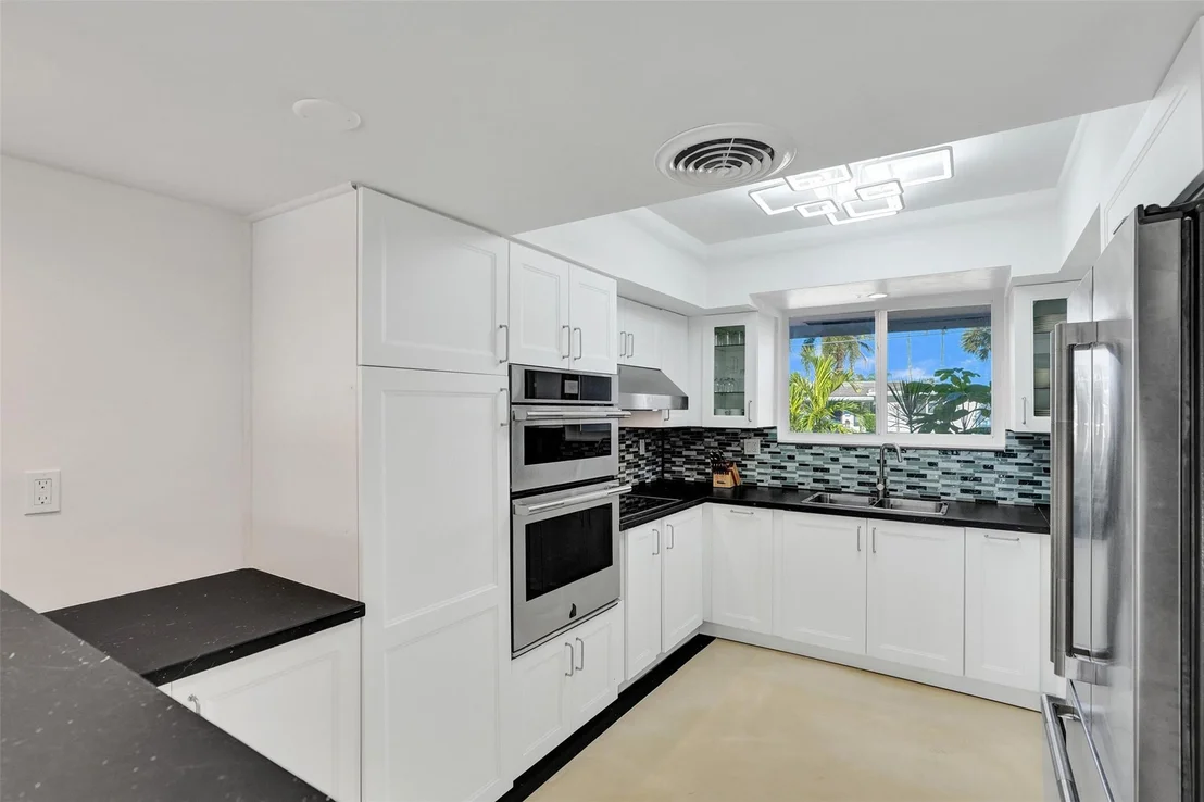 Photo of 850 SE 7th Avenue