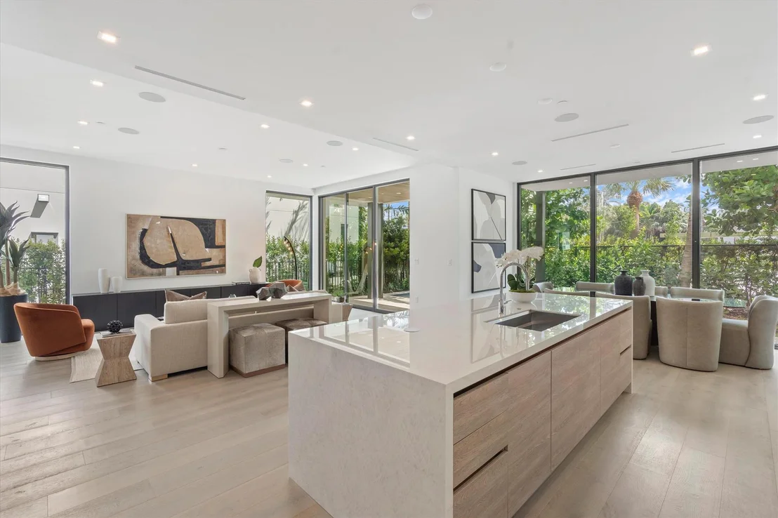 Photo of 1068 Del Harbour Drive
