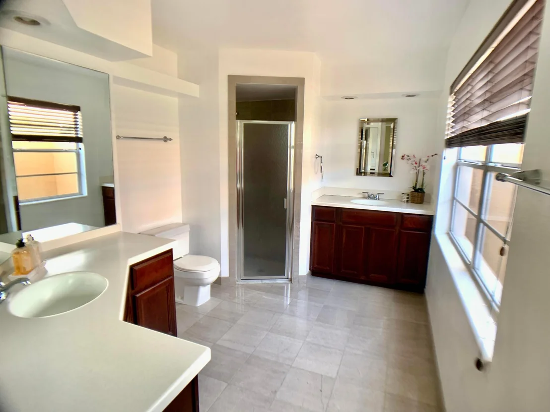 Photo of 415 Mac Lane