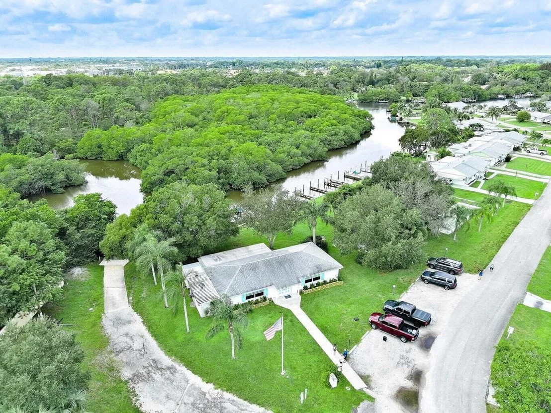 Photo of 1115 Stillwater Drive