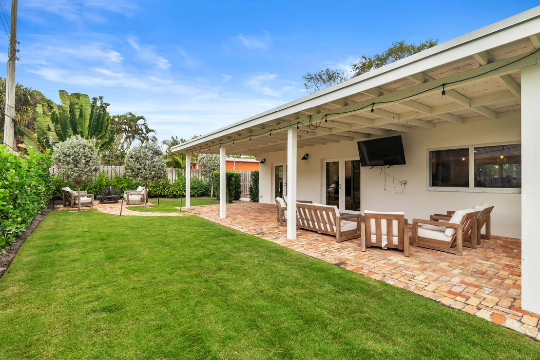 Photo of 7521 Edgewater Circle