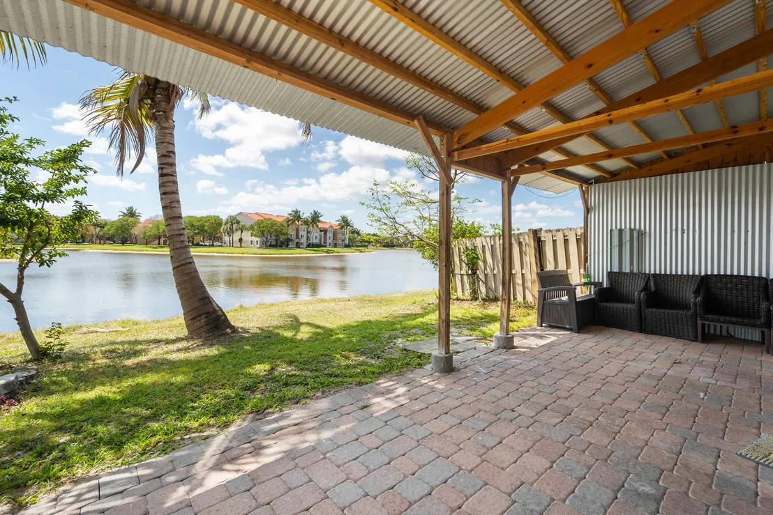 Photo of 4341 NE Lake Lucerne Circle NE