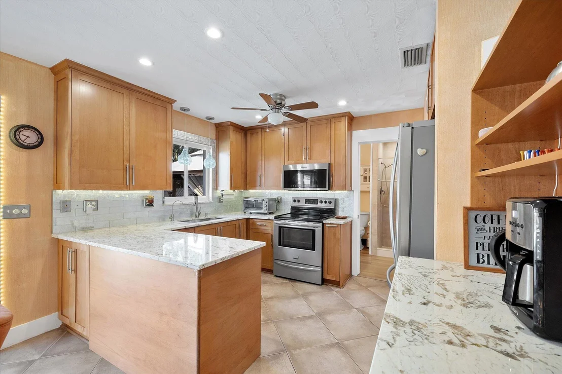 Photo of 3241 NE 9TH Terrace