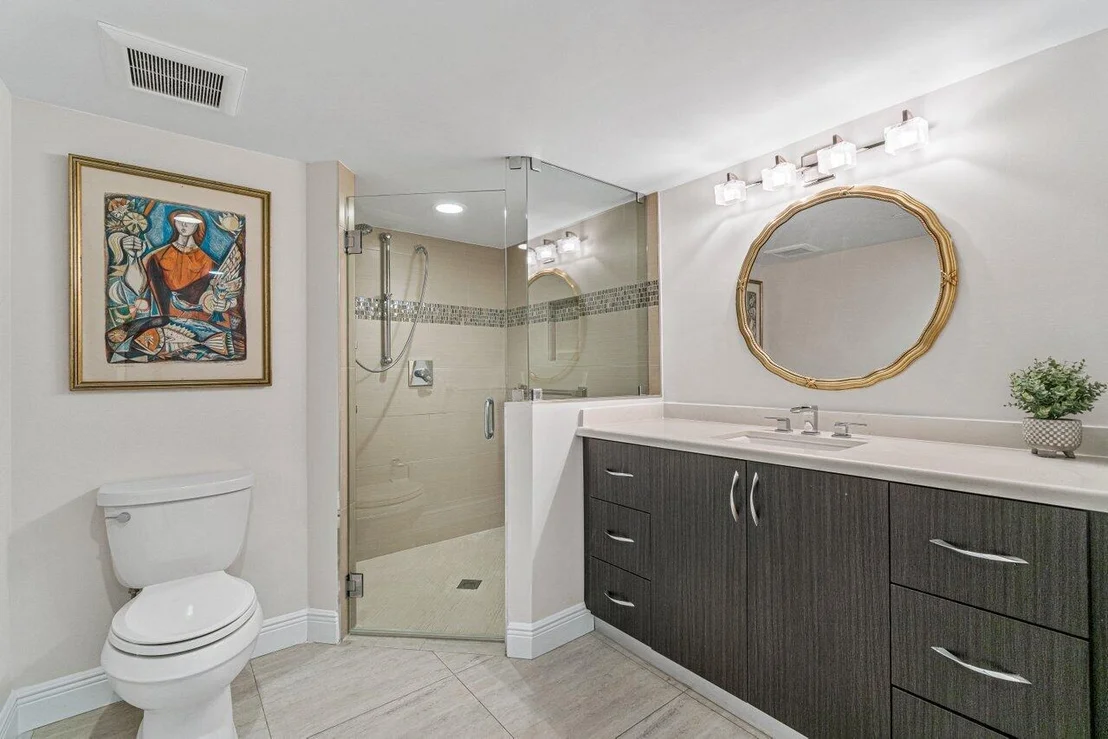 Photo of Unit B708 at 4001 N Ocean Boulevard