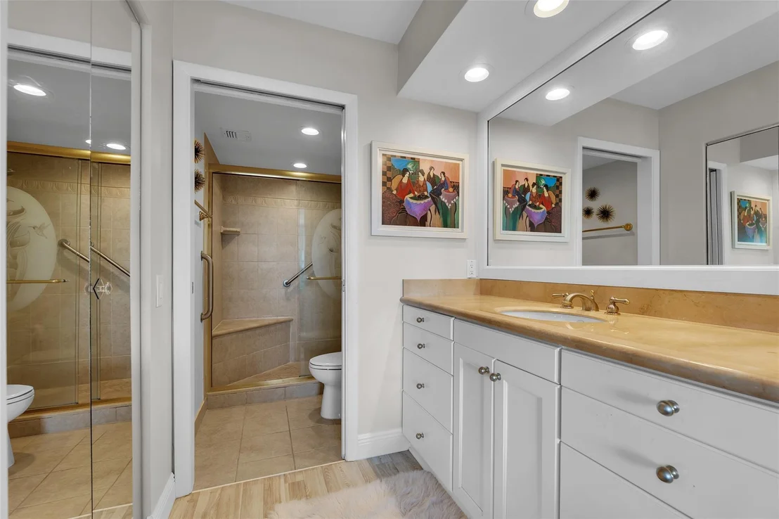 Photo of Unit 708 at 1010 S Ocean Boulevard