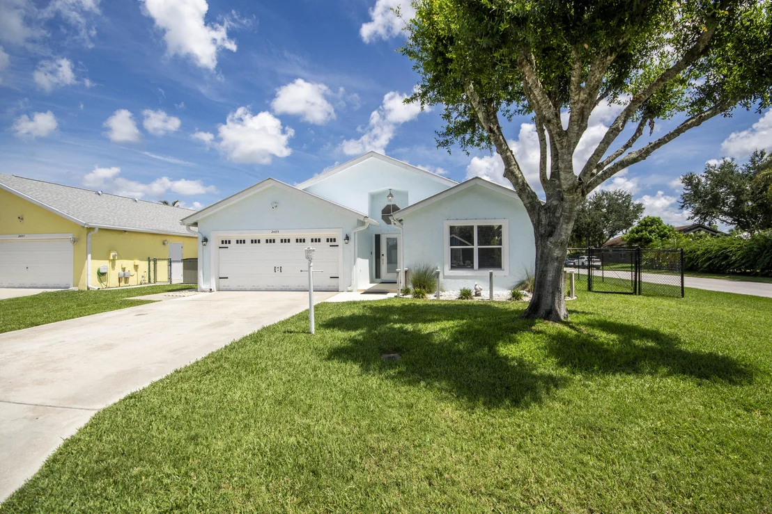 Photo of 2483 SW Regency Road