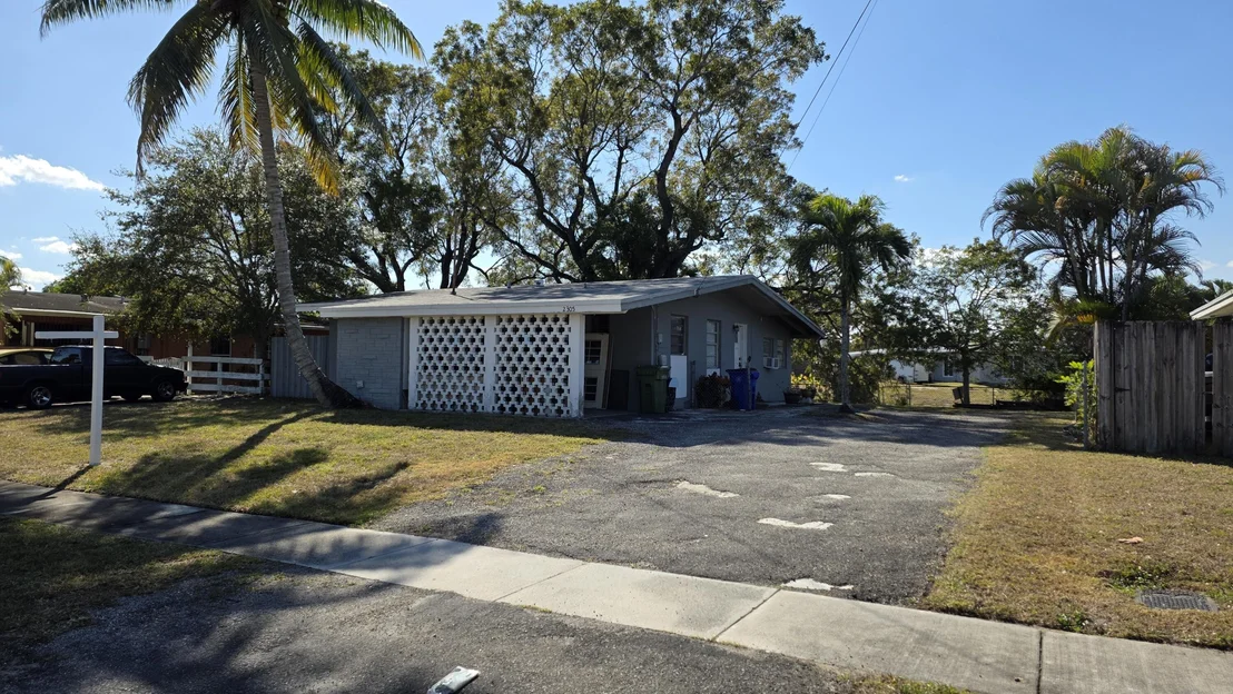 Photo of 2305 E River Drive