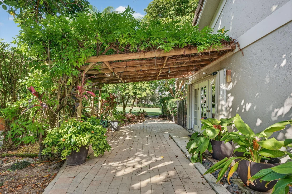 Photo of 7205 MANDARIN Drive