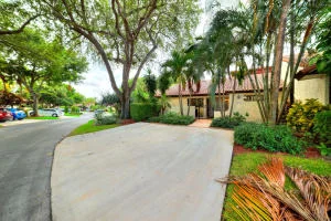 Photo of 6879 Tiburon Circle