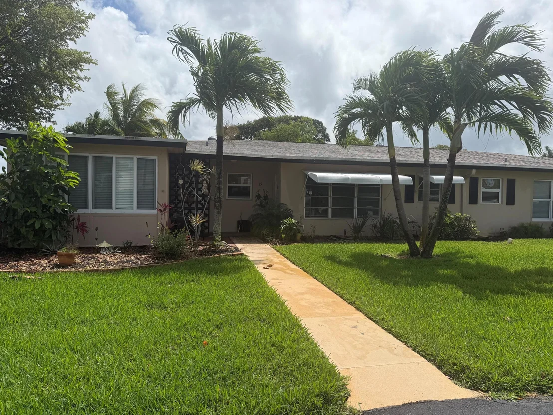 Photo of Unit B at 1052 North Drive
