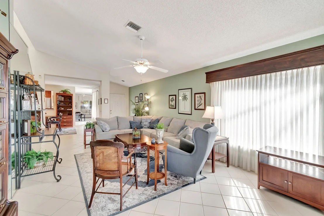Photo of 6393 Lansdowne Circle