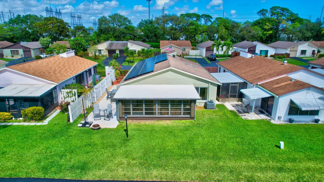 Photo of 5102 Mirror Lakes Boulevard