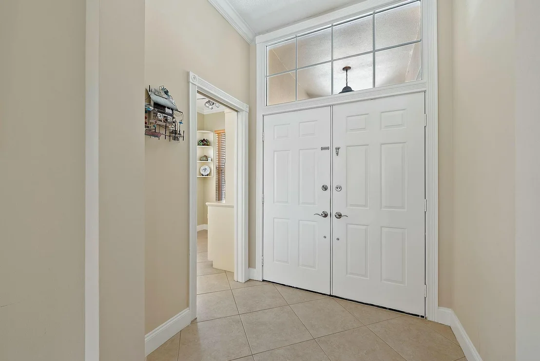 Photo of 128 Hampton Circle