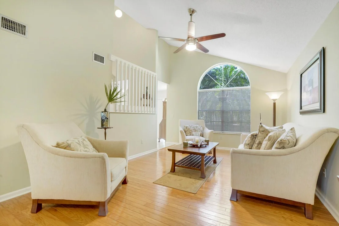 Photo of 1836 Edgewater Drive