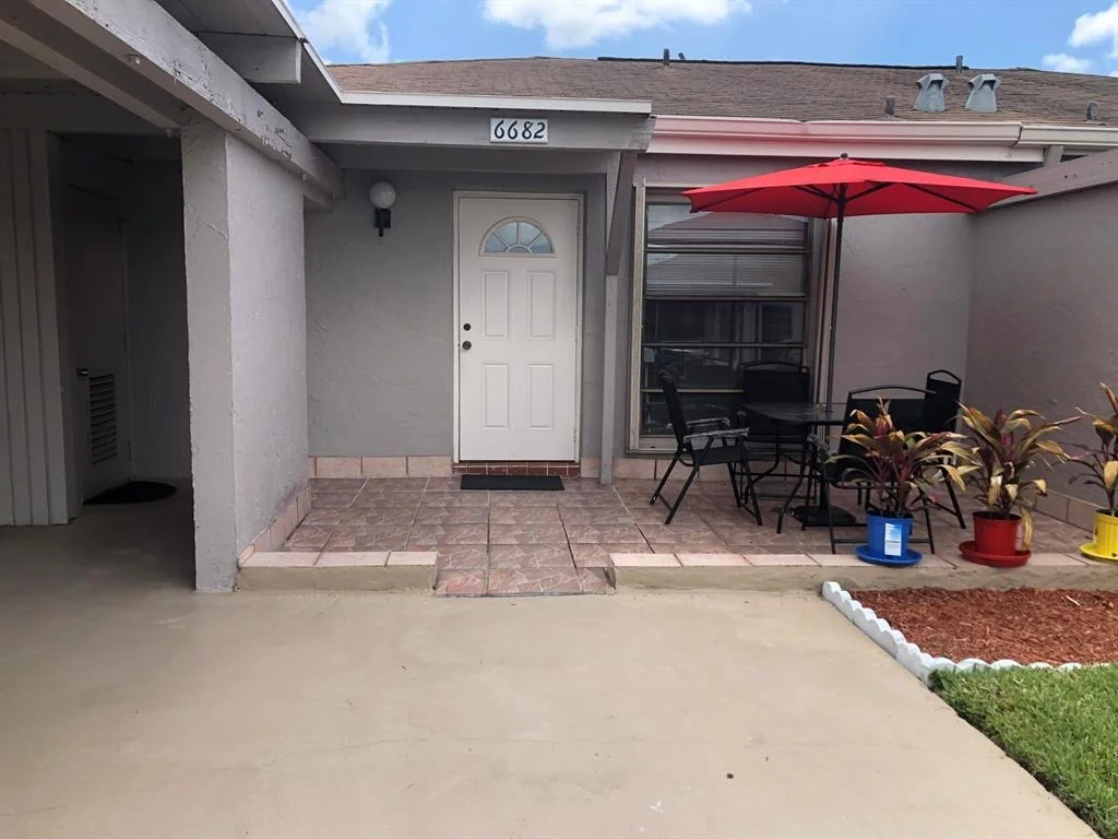 Photo of 6682 Moonlit Drive