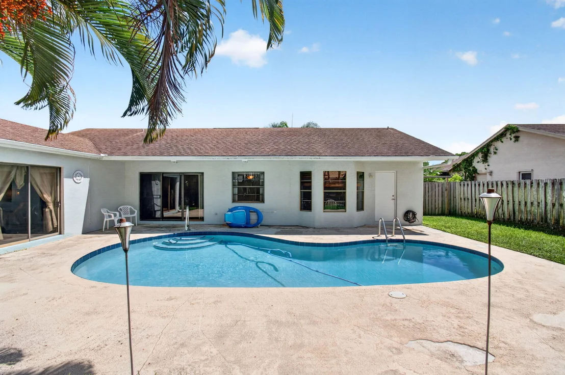 Photo of 39 CEDAR Circle