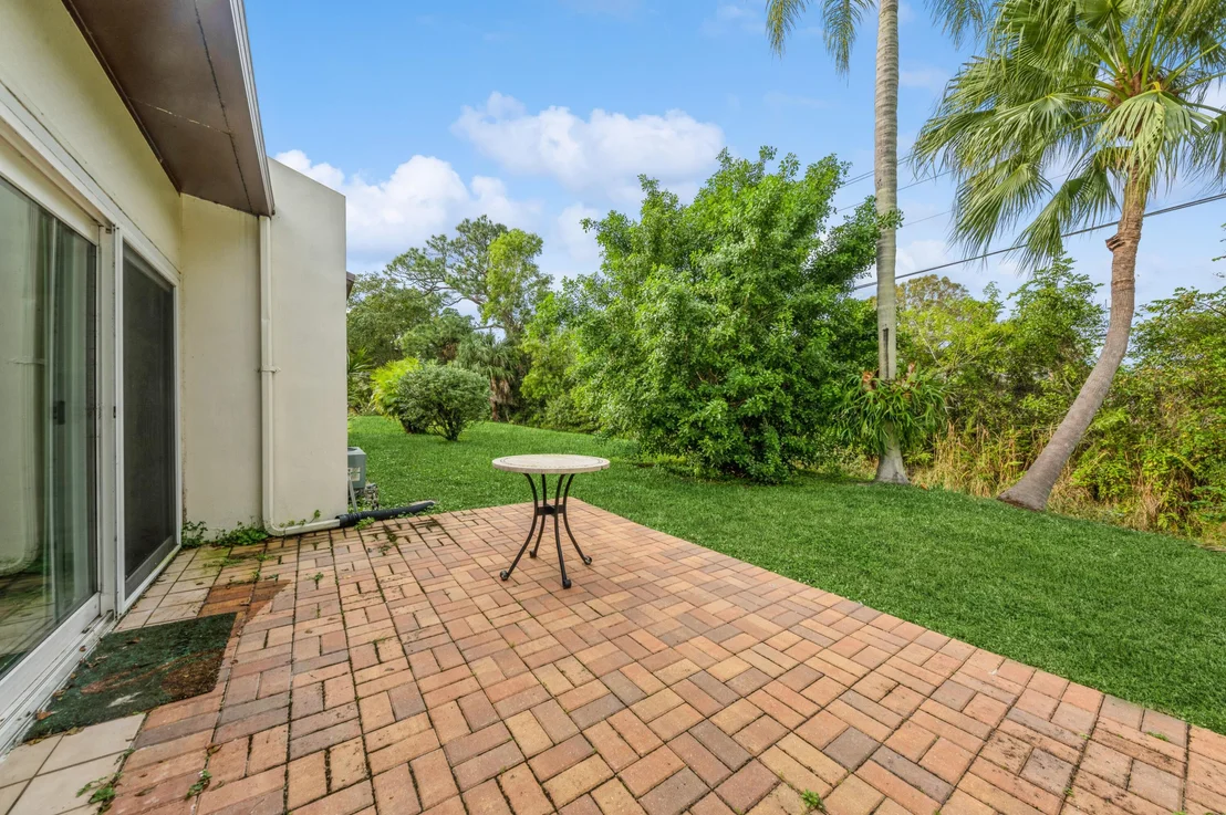 Photo of 15888 Laurel Oak Circle