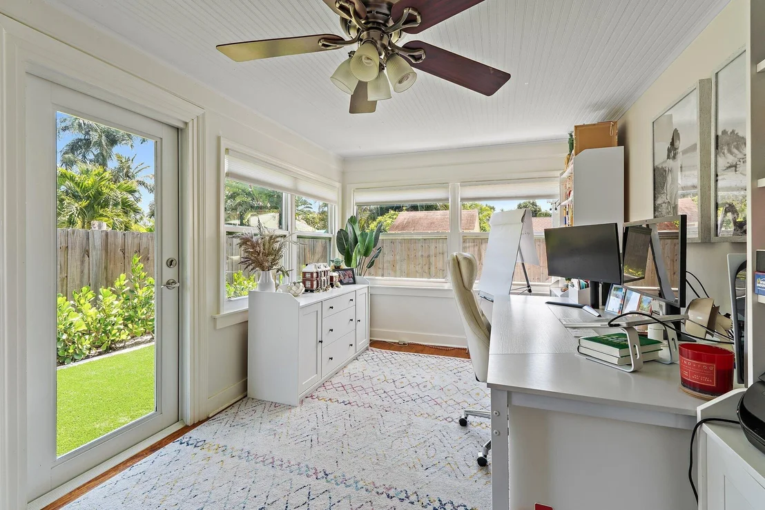 Photo of 715 Warren Drive
