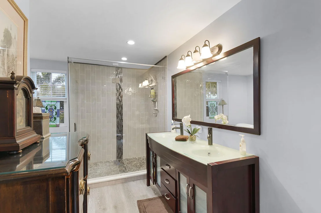 Photo of 525 Evergreen Drive